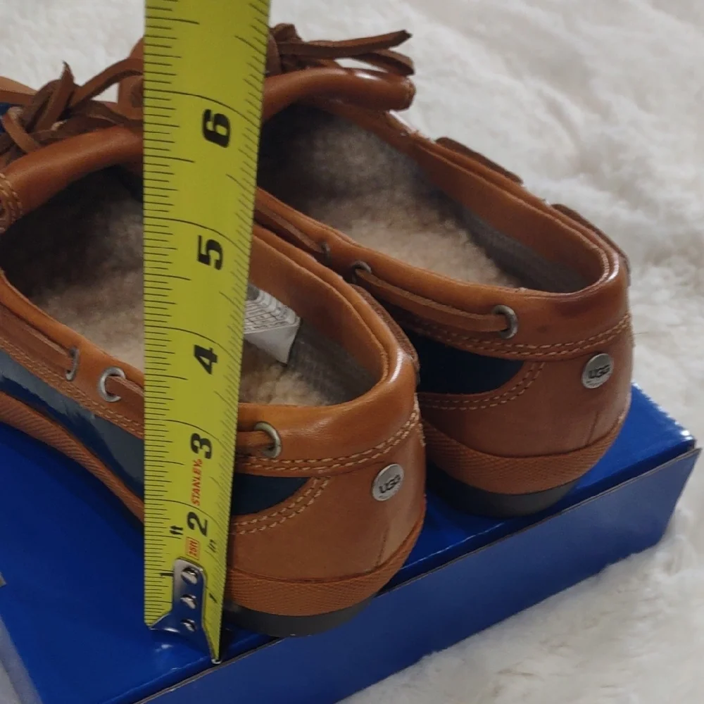 UGG AUSTRALIA Navy and Tan Casual Shoes - Picture 15 of 17